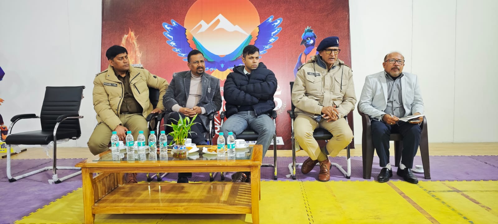मुख्य सचिव उत्तराखंड शासन, खेलकूद अनुभाग के निर्देशों की अनुपालन में शनिवार को रोशनबाद खेल परिसर कलेक्टर  में राष्ट्रीय खेलो के आयोजन के सफल क्रियान्वयन हेतु बैठक की गई। 