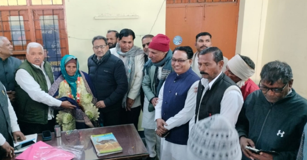 बहुजन समाज पार्टी के प्रदेश कार्यालय शिवालिक नगर पर बहुजन समाज पार्टी के कार्यकर्ताओं ने बहुजन समाज पार्टी की राष्ट्रीय अध्यक्ष एवं पूर्व मुख्यमंत्री उत्तर प्रदेश आयरन लेडी आदरणीय बहन कुमारी मायावती जी का 69  वा जन्मदिन बड़े धूमधाम से मनाया एवं विचार संगोष्ठी सभा की 