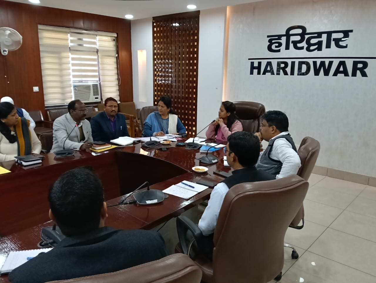 मुख्य विकास अधिकारी आकांक्षा कोण्डे की अध्यक्षता में जूट उद्योग को बढ़ावा देने हेतु कार्यशाला आयोजित की गई।
