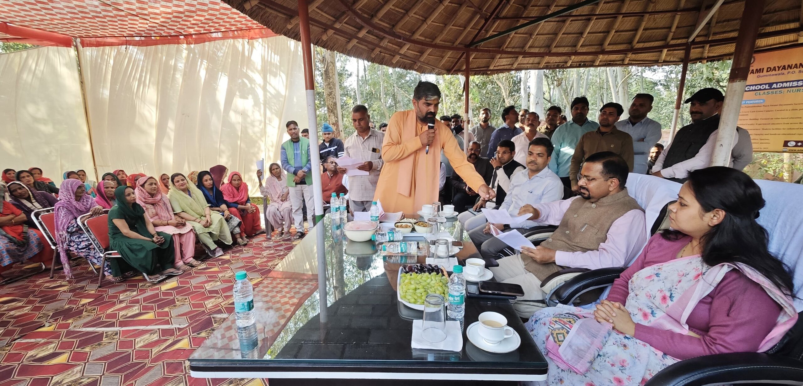  जिलाधिकारी कर्मेंद्र सिंह तथा मुख्य विकास अधिकारी आकांक्षा कोण्डे ने स्वामी धर्मानन्द वृद्ध आश्रम ग्राम इब्राहिमपुर मसाही में स्पेलर प्लांट व स्पाइस ग्राइंडर प्लांट का फीता काटकर उद्घाटन किया।