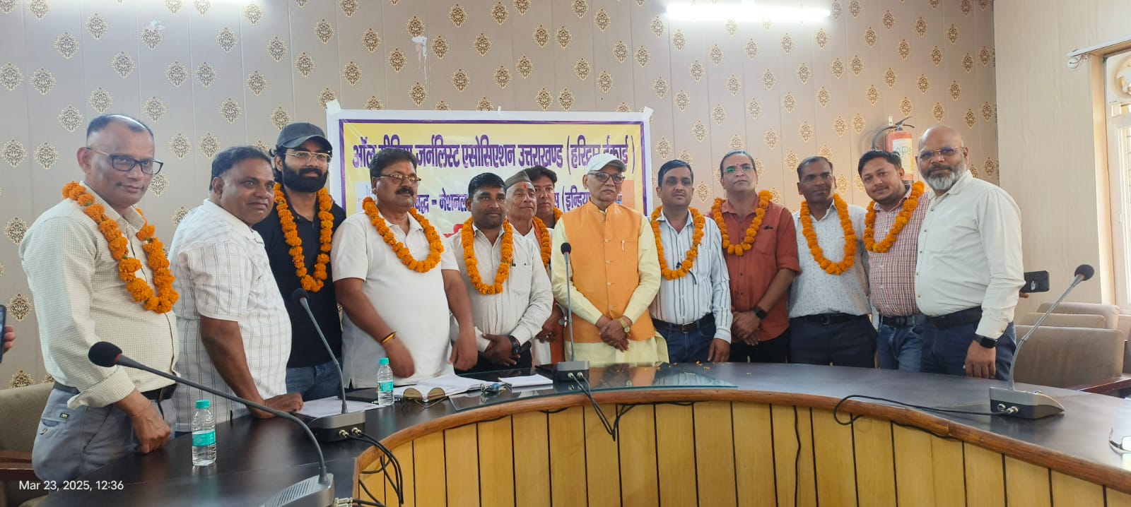 ऑल मीडिया जर्नलिस्ट एसोसिएशन (अमजा ) की बैठक रविवार को हुई सम्पन्न,   संगठन को आगे बढ़ाने पर हुई चर्चा  जाने आलम बने लक्सर इकाई के अध्यक्ष