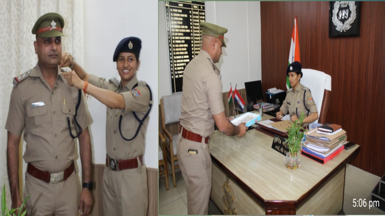 थानाध्यक्ष जीआरपी देहरादून अशोक कुमार बने इंस्पैक्टर, SP GRP तृप्ति भट्ट ने पहनाए स्टार  2008 बैच के पुलिस ऑफिसर को पीपिंग सेरेमनी के दौरान तीसरा स्टार लगाए जाने पर पूरे जीआरपी स्टाफ ने दी बधाई
