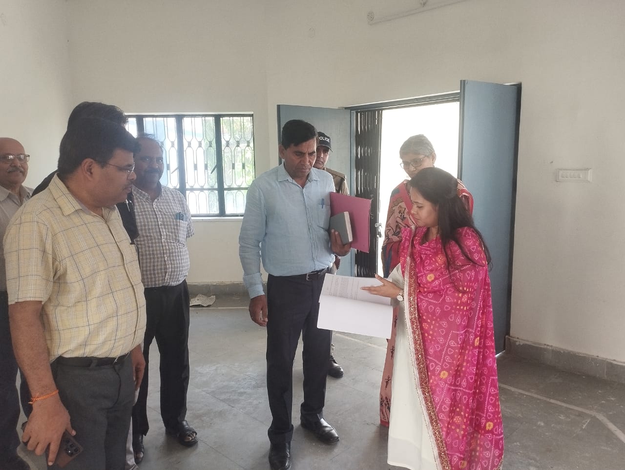 मुख्य विकास अधिकारी आकांक्षा कोण्डे द्वारा Rural Business incubator की spoke सेंटर ETC हरिद्वार में निर्मित भवन का निरीक्षण किया गया।