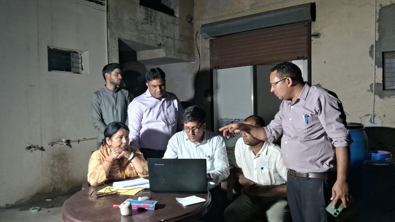 ड्रग्स इंस्पेक्टर अनीता भारती ने संयुक्त टीम के साथ सिडकुल क्षेत्र में छापेमारी के दौरान नारकोटिक दवाइयां को लेकर की बड़ी कार्यवाही।