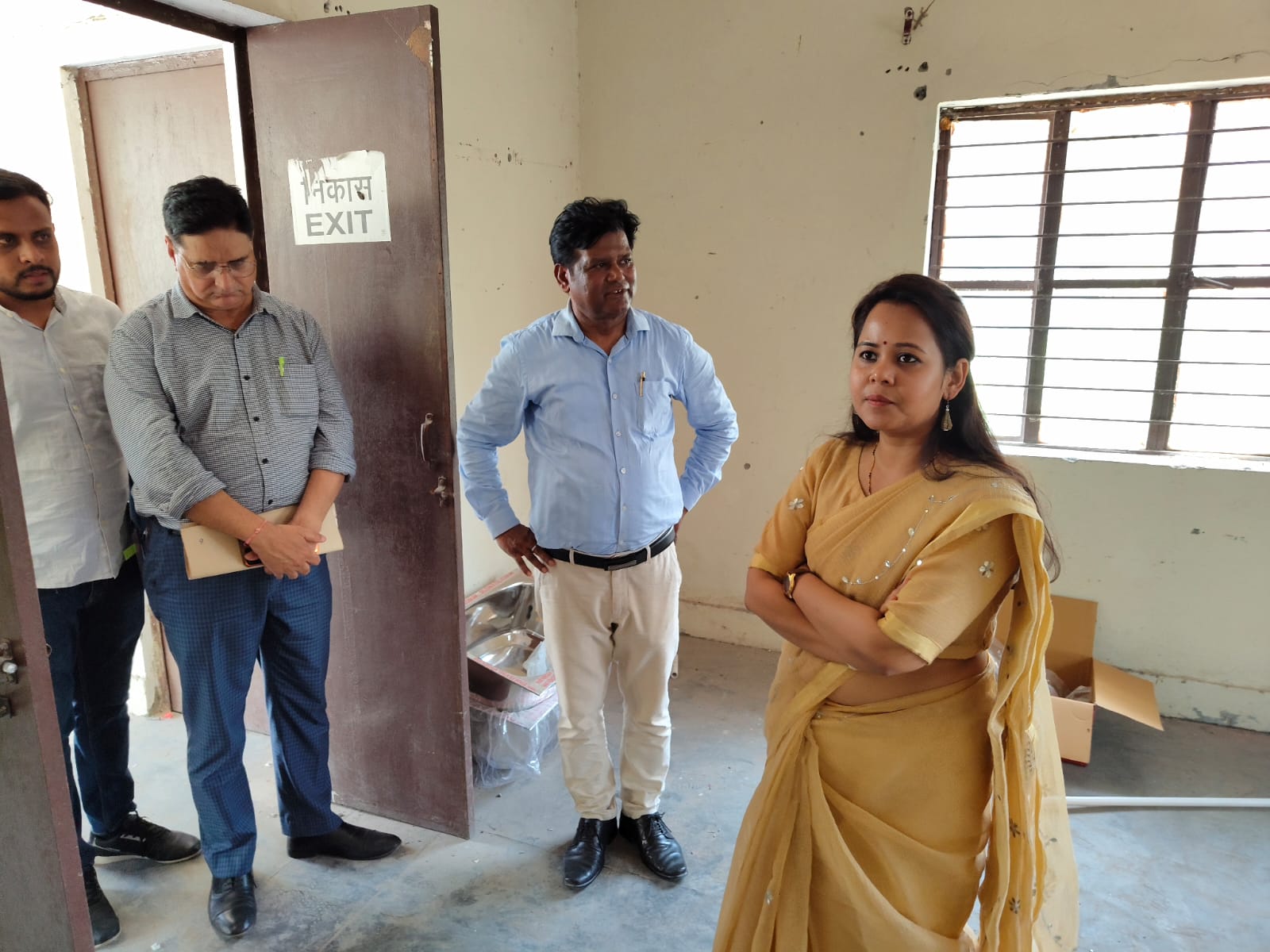 *रुड़की में सिंघाड़ा कुकीज बेकरी यूनिट स्थापना हेतु मुख्य विकास अधिकारी आकांक्षा कोण्डे ने किया निरीक्षण