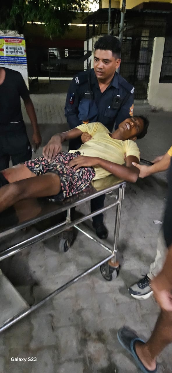 हरिद्वार पुलिस ने घायल कांवड़िये को निजी वाहन से पहुँचाया अस्पताल