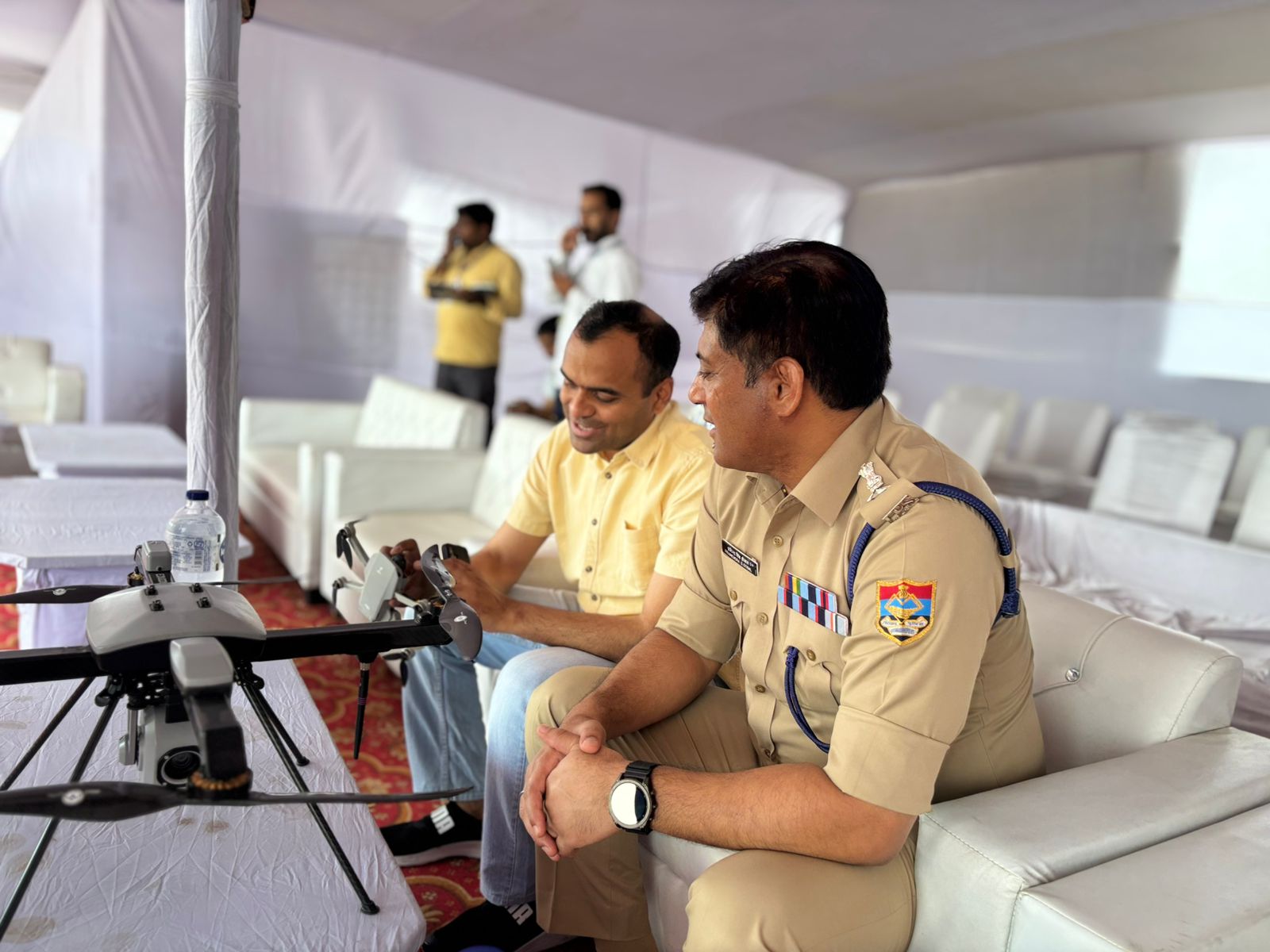 जिलाधिकारी मयूर दीक्षित तथा एसएसपी प्रमेंद्र सिंह डोबाल स्वयं मोर्चा सम्भालते हुए विभिन्न क्षेत्रों का निरीक्षण कर निगरानी बनाये हुवे है।