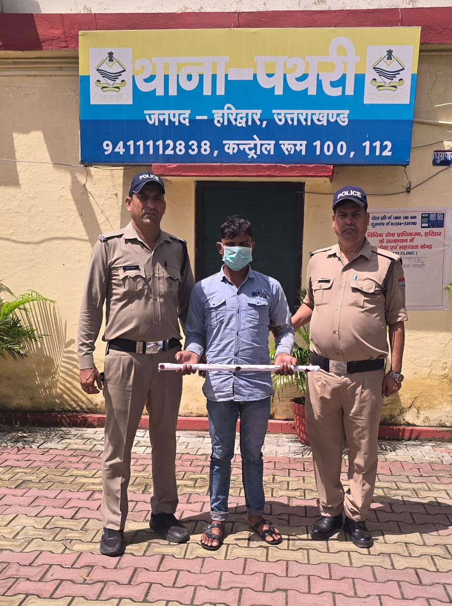 हत्या के अभियोग में वांछित चल रहे आरोपी को पथरी पुलिस ने किया गिरफ्तार।  आरोपी की निशादेही से घटना में प्रयुक्त आला कत्ल भी हुआ बरामद  बच्चो के मध्य हुई मामूली कहासुनी के चलते हुई मारपीट,उपचार के दौरान हुई थी मृत्यु