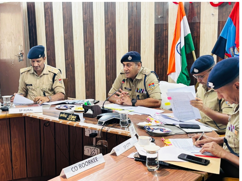 पुलिस कार्यालय में आज एसएसपी प्रमेन्द्र सिंह डोबाल की अध्यक्षता में लंबित विवेचनाओं के संबंध में समीक्षा गोष्ठी आयोजित की गयी।  लंबित विवेचनाओं पर कोतवाल एवं पर्यवेक्षण अधिकारियों को लगाई फटकार  एसपी क्राइम, सिटी, देहात सहित समस्त राजपत्रित ऑफिसर्स हुए शामिल