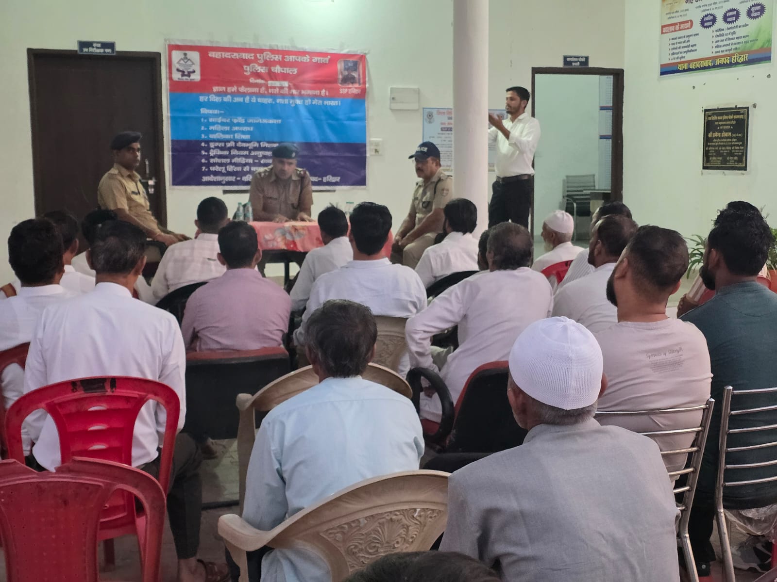 वरिष्ठ पुलिस अधीक्षक हरिद्वार के आदेशानुसार ड्रग्स फ़्री देवभूमि मिशन 2025” को सफल बनाने हेतु।  चौकी शान्तरशाह पर थानाध्यक्ष अंकुर शर्मा की अगुवाई में हुई चौपाल। मोके पर चौकी प्रभारी शाहन्तरशाह उमेश कुमार भी रहे मौजूद।