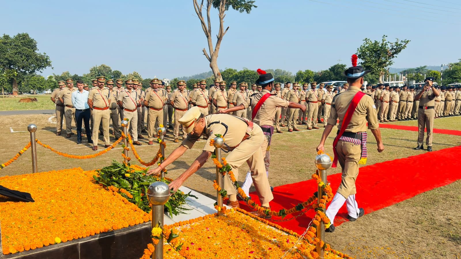 हरिद्वार पुलिस स्मृति दिवस पर पुलिस लाइन रोशनाबाद में श्रद्धांजलि कार्यक्रम आयोजित  एसएसपी हरिद्वार सहित सभी अधिकारी/कर्मचारियों ने शहीद हुए जवानों को दी भावभीनी श्रद्धांजलि
