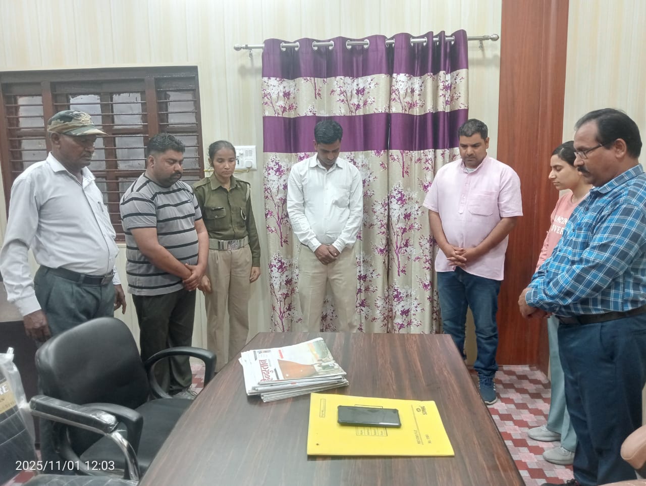 जिला सूचना कार्यालय हरिद्वार में फोटोग्राफी का कार्य करने वाले कार्मिक दीवान सिंह शैली की पुत्री श्रीमती श्रुति खुराना का आज 01 नवंबर 2025 को हिमालयन हॉस्पिटल जॉलीग्रांट देहरादून में इलाज के दौरान आकस्मिक निधन हो गया है।