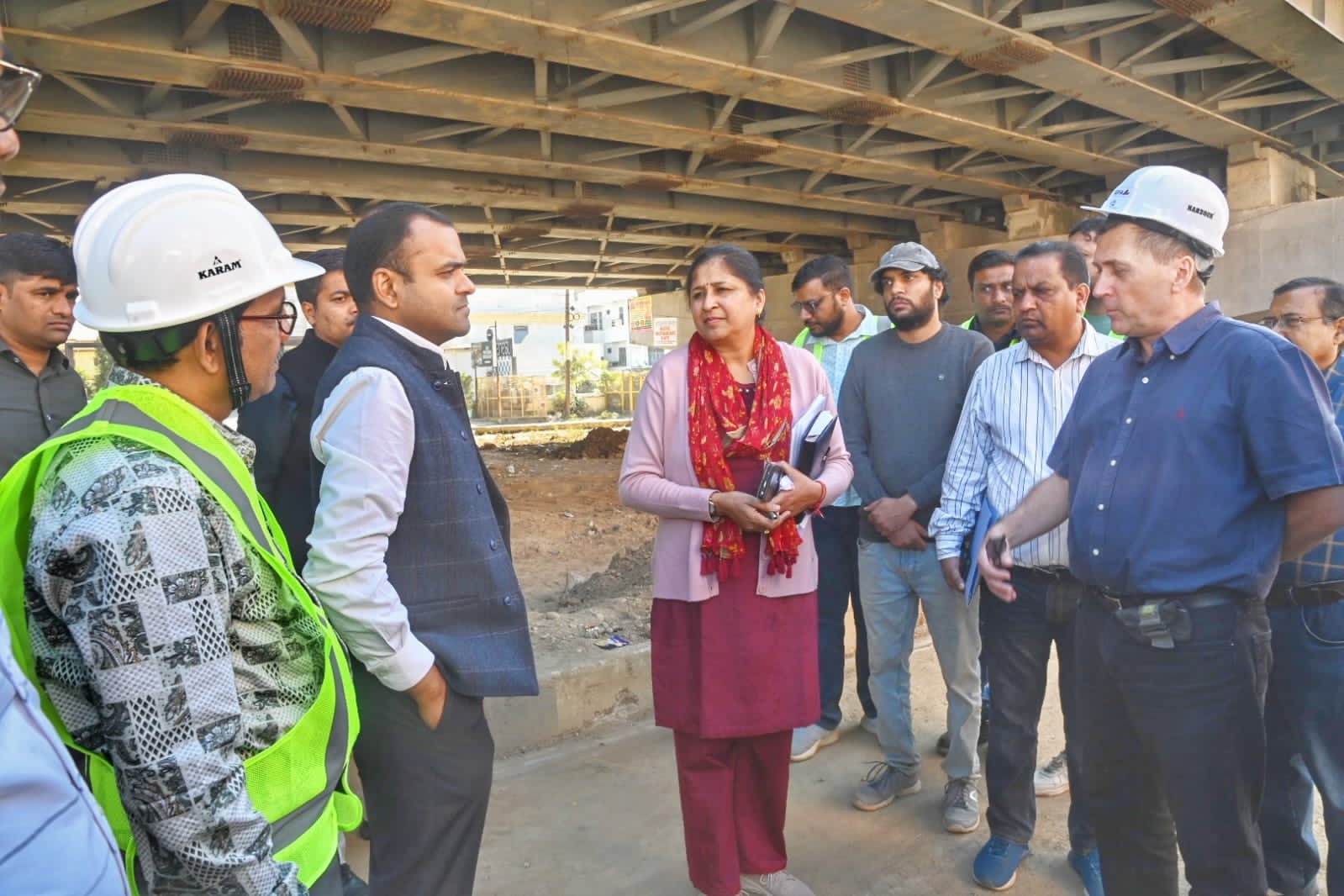जिलाधिकारी ने सीवर लाइन कार्यों का किया निरीक्षण