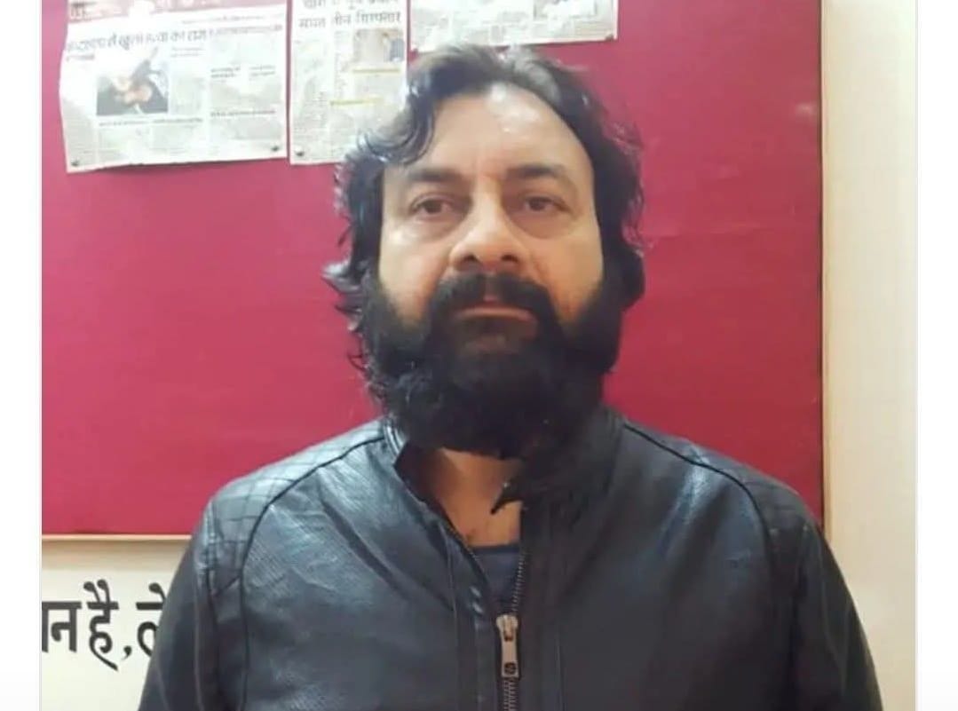 गोलीबारी में घायल कुख्यात विनय त्यागी ने तोड़ा दम  24 दिसंबर की रात एम्स ऋषिकेश में भर्ती कराए गए   गोलीबारी से जख्मी कुख्यात विनय त्यागी की मृत्यु हो गई है   विनय त्यागी को एम्स प्रशासन की ओर से आज शनिवार सुबह करीब 7:00 बजे मृत घोषित किया गया