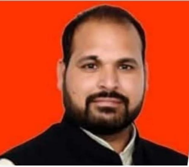 हरिद्वार। पिरान कलियर क्षेत्र धनौरी में हुआ बड़ा दर्दनाक हादसा।   भाजपा ओबीसी मोर्चे के पूर्व प्रदेश कोषाध्यक्ष अमित सैनी की दर्दनाक मौत हो गई।