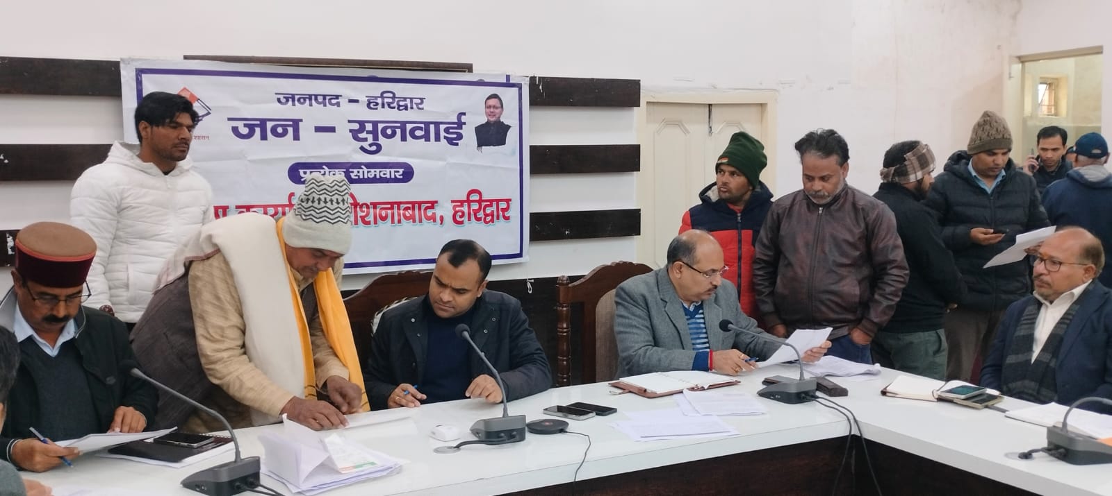 जिलाधिकारी मयूर दीक्षित की अध्यक्षता में प्रत्येक सोमवार को आयोजित किया जा रहा है जन सुनवाई कार्यक्रम।