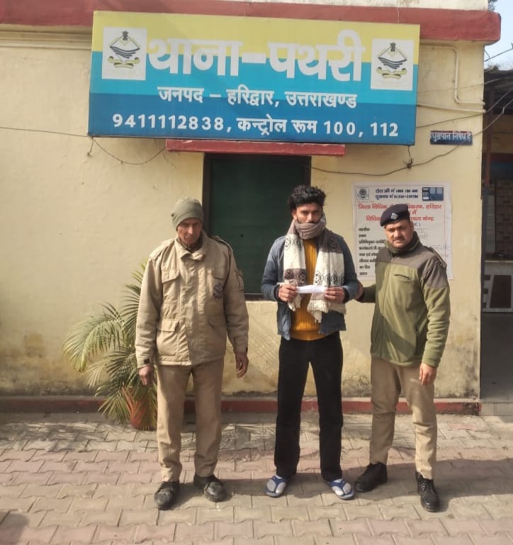 हरिद्वार पुलिस की असमाजिक तत्वो पर पेनी नजर  नाजायज चाकू के साथ आरोपी अभियुक्त को किया गिरफ्तार। 
