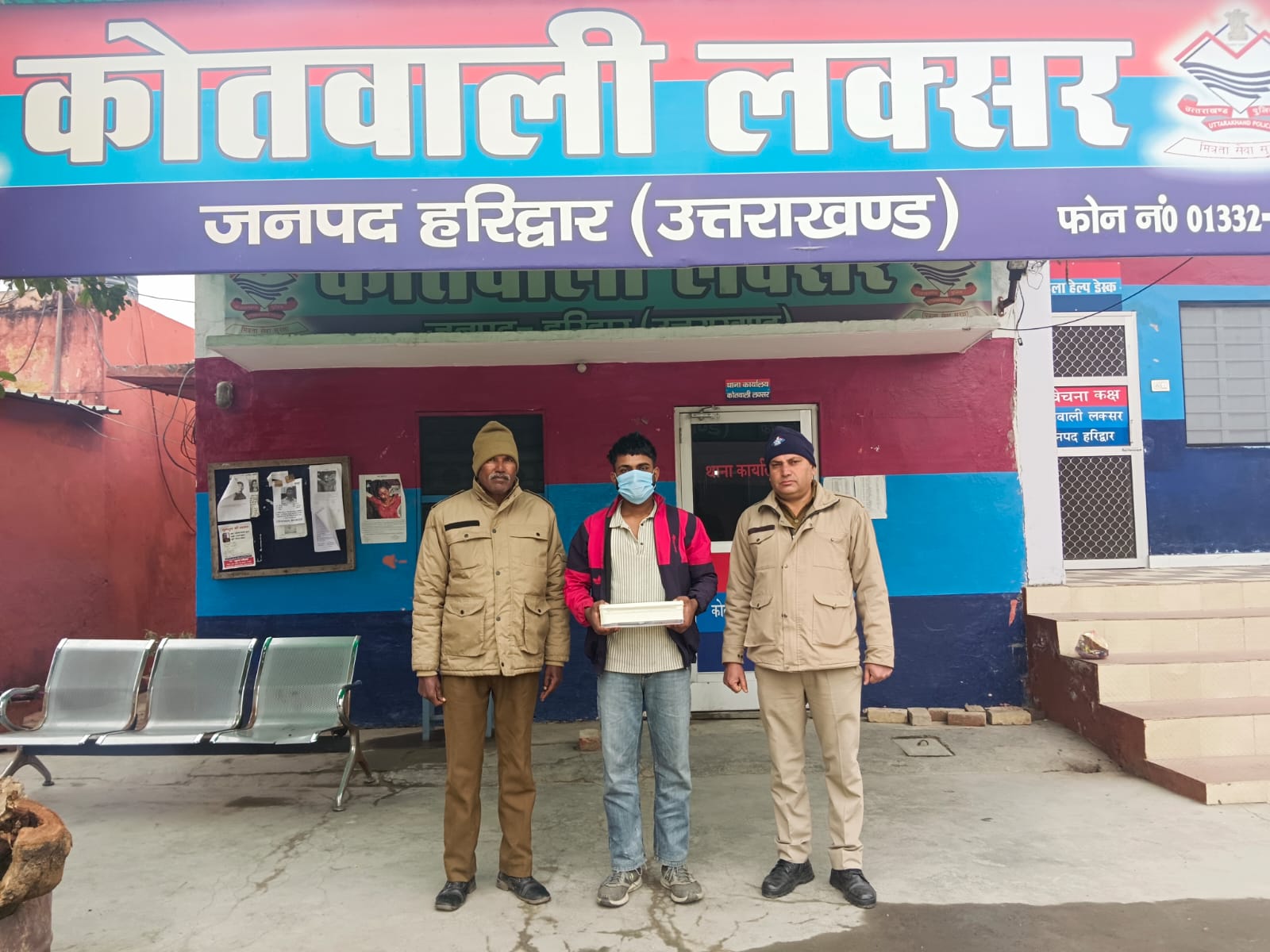 हरिद्वार पुलिस की असमाजिक तत्वो पर पेनी नजर।  अवैध तमंचे के साथ एक आरोपी को धर दबोचा।  आरोपी के विरुद्ध शस्त्र अधिनिमय के तहत कार्रवाई जारी।