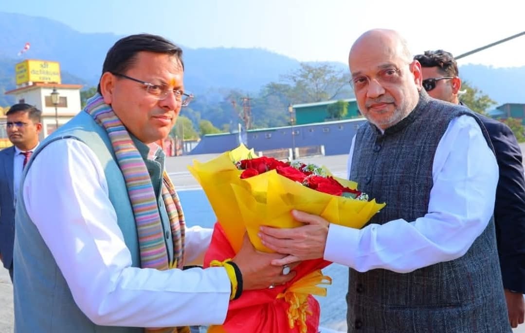 देवभूमि उत्तराखंड आगमन पर ऋषिकेश में केंद्रीय गृह एवं सहकारिता मंत्री अमित शाह का मुख्यमंत्री पुष्कर सिंह धामी ने आगमन पर भव्य स्वागत एवं अभिनंदन किया।