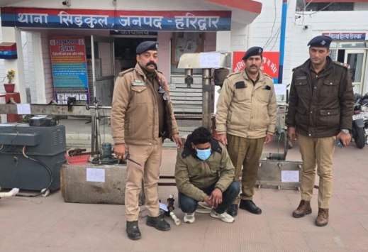 थाना सिडकुल पुलिस द्वारा नकबजनी के अभियोग का सफल अनावरण।  चोरी के माल व वाहन सहित 01 आरोपी गिरफ्तार  करीब 15 लाख रुपये की मशीनरी बरामद कर अपराधी की कमर तोड़ी।