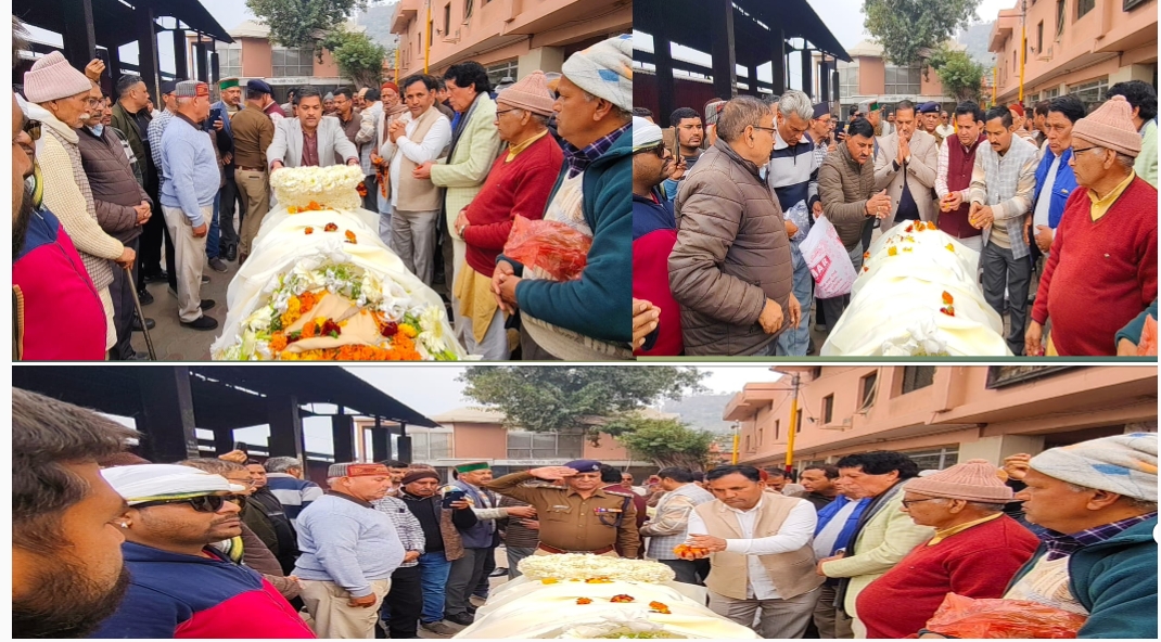 पूर्व विधायक घनसाली बलवीर सिंह नेगी खड़खड़ी शमशान घाट पर मुख्यमंत्री पुष्कर सिंह धामी की ओर से उप जिलाधिकारी जितेंद्र कुमार एवं सीओ शिशुपाल सिंह नेगी ने उनके प्रार्थिव शरीर पर पुष्पचक्र अर्पित कर उन्हें नमन करते हुए अंतिम विधाई दी गई।