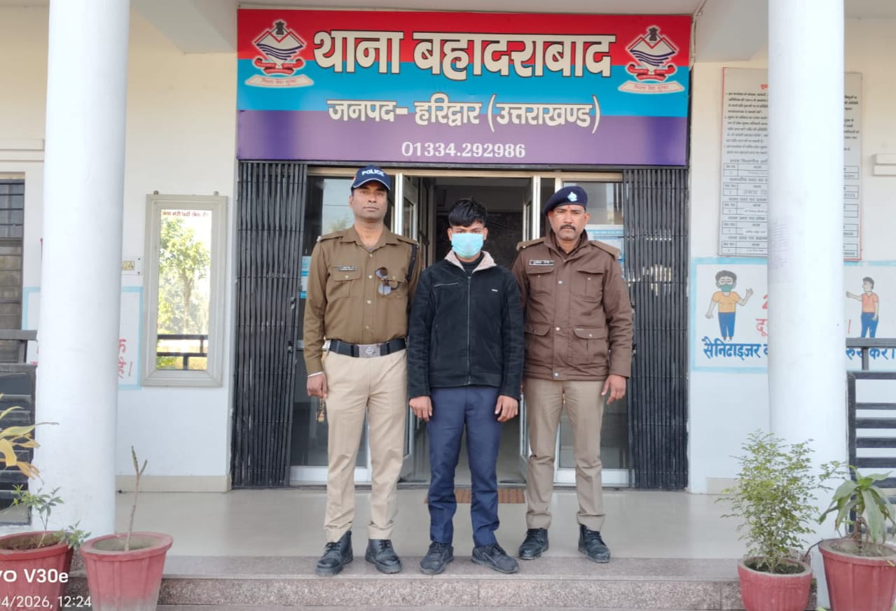 किशोरी के अपहरण व दुष्कर्म के आरोपी अभियुक्त को बहादराबाद पुलिस ने राजस्थान से किया किया।  अपहृता को आरोपी के कब्जे से सकुशल किया बरामद।