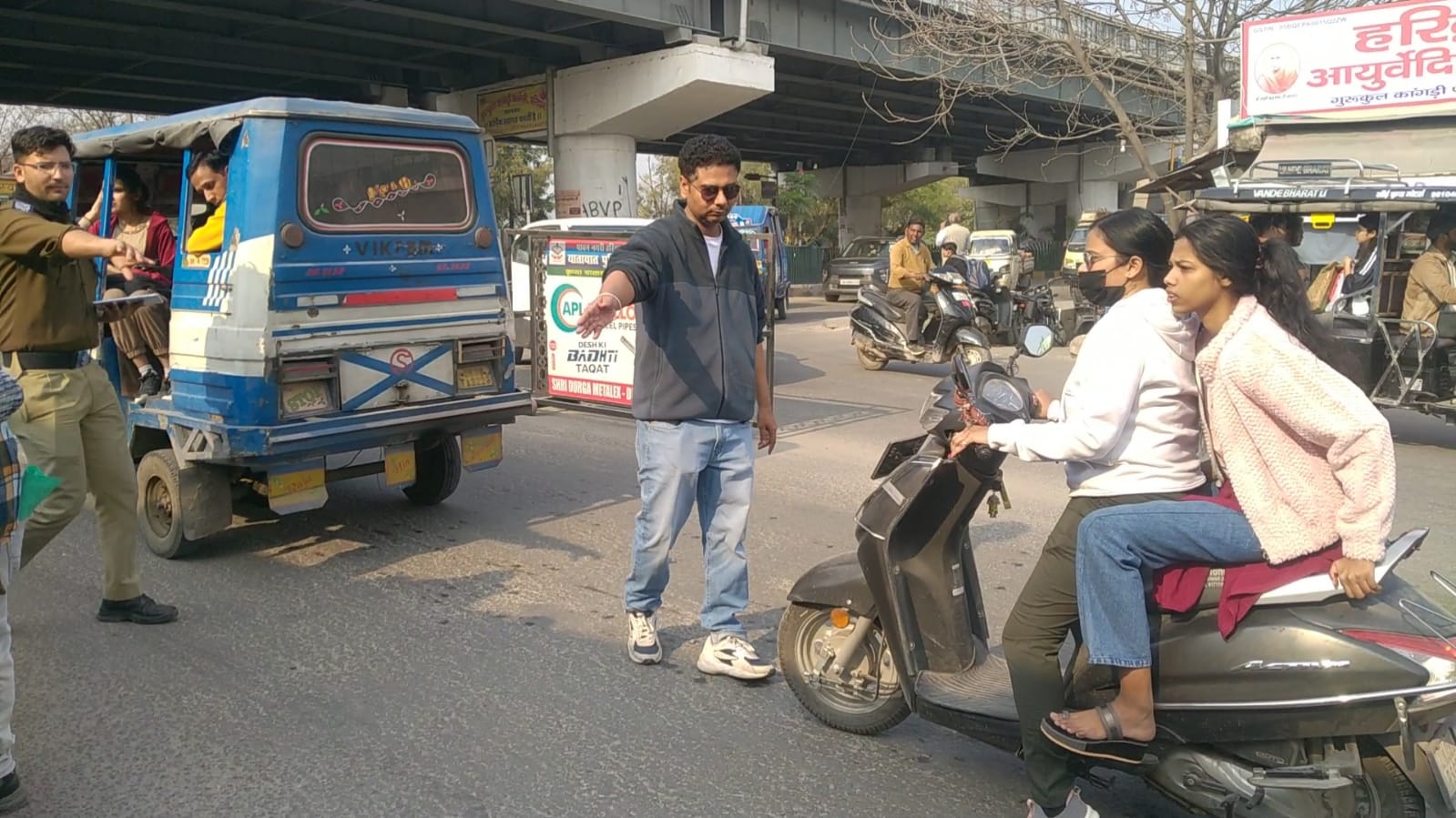 जिलाधिकारी मयूर दीक्षित के निर्देशन में परिवहन विभाग ने चलाया विशेष प्रवर्तन अभियान