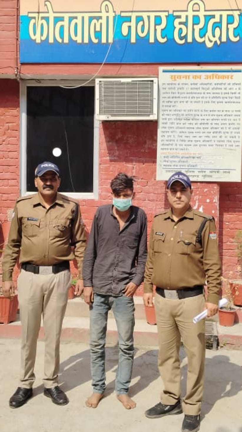 तुलसी चौक से अपहरण की गई 02 वर्षीय बालिका को पुलिस ने 04 घंटों के भीतर किया था रैस्क्यू।  एसएसपी नवनीत सिंह द्वारा अपहरण करने वाले को शीघ्र गिरफ़्तार करने का किया था परिजनों से वादा।