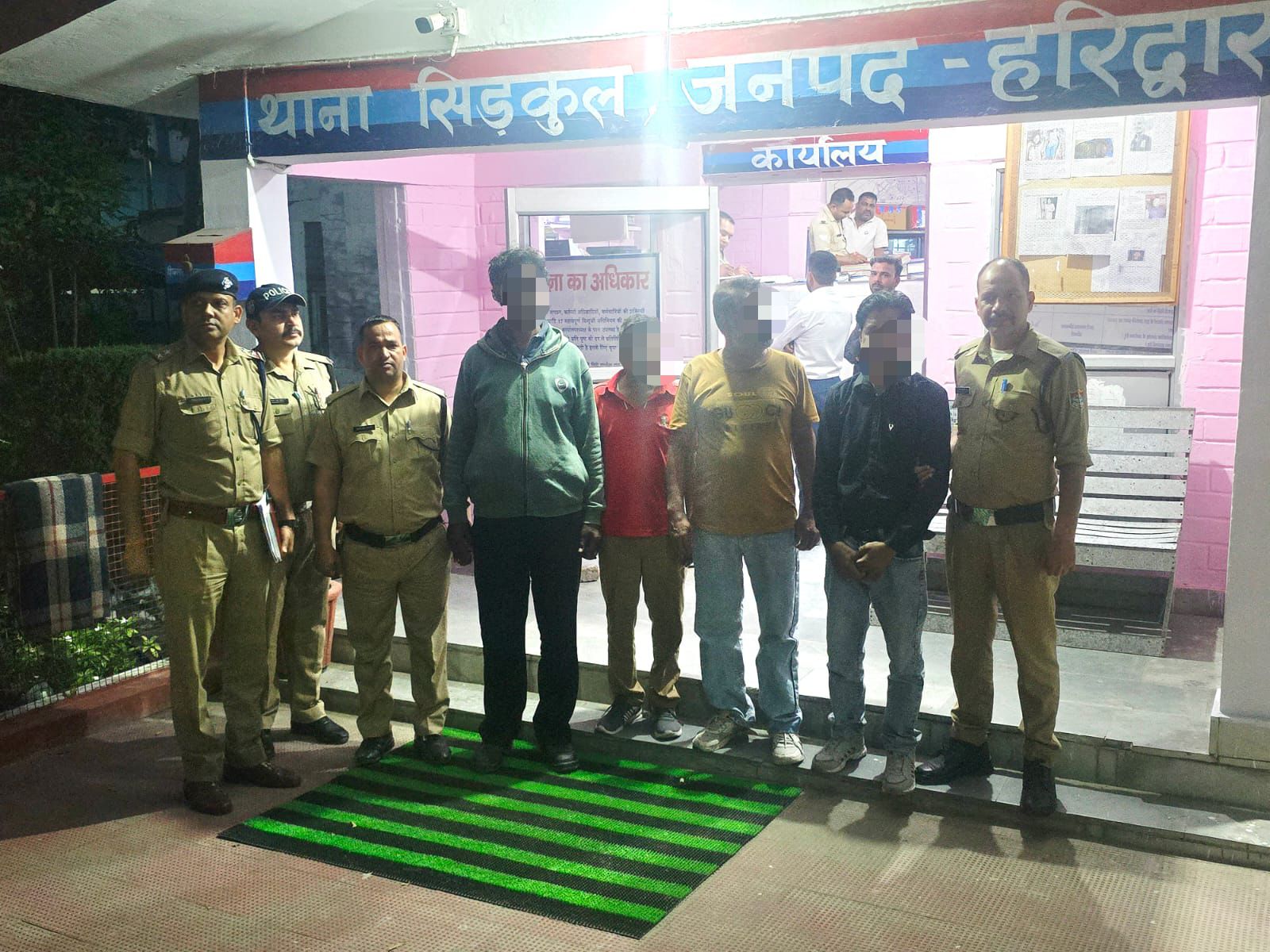 कोर्ट में 04 फर्जी पेशेवर जमानतियों पर सख्त कार्रवाई, थाना सिडकुल में हुआ मुक़दमा दर्ज।  फ़र्ज़ी ज़मानत लेने वाले, अब ख़ुद गए जेल।