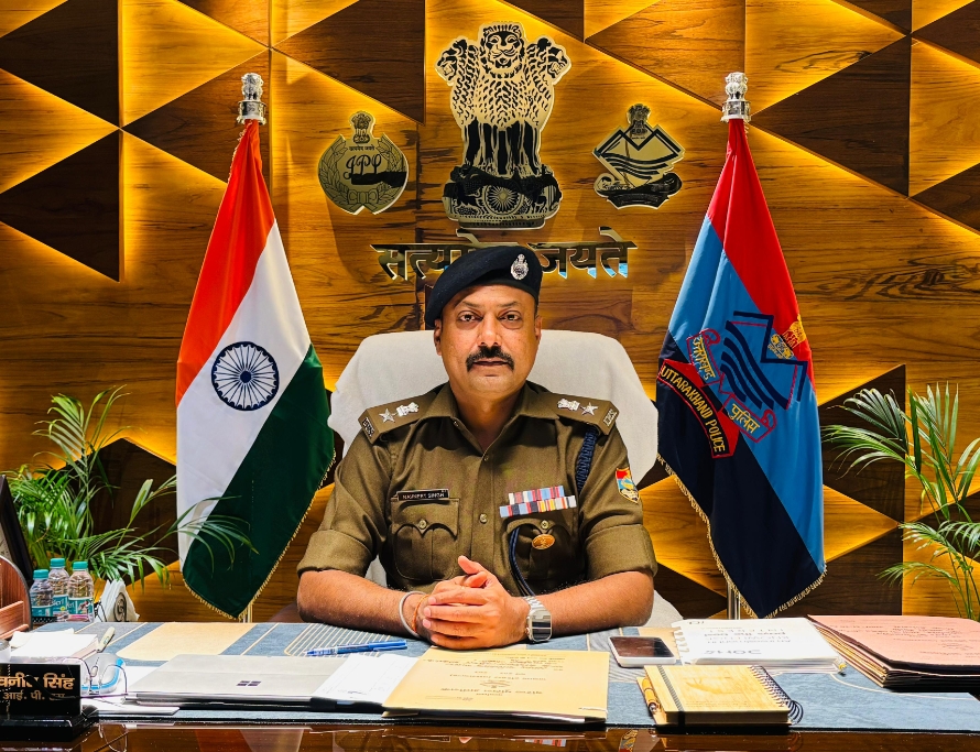 एसएसपी हरिद्वार द्वारा सख्त रुख अपनाते हुए चौकी प्रभारी सहिंत 06 लोगों को किया निलम्बित।  पूरे प्रकरण की जांच की जिम्मेदारी दी गई पुलिस अधीक्षक देहात को।