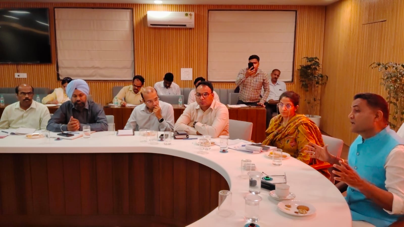 कुंभ मेला-2027 को ऐतिहासिक स्वरूप देने के लिए सरकार प्रतिबद्ध: शहरी विकास मंत्री  राम सिंह कैड़ा।  शहरी विकास मंत्री ने हरिद्वार का भ्रमण कर कुंभ मेला की तैयारियों की समीक्षा।