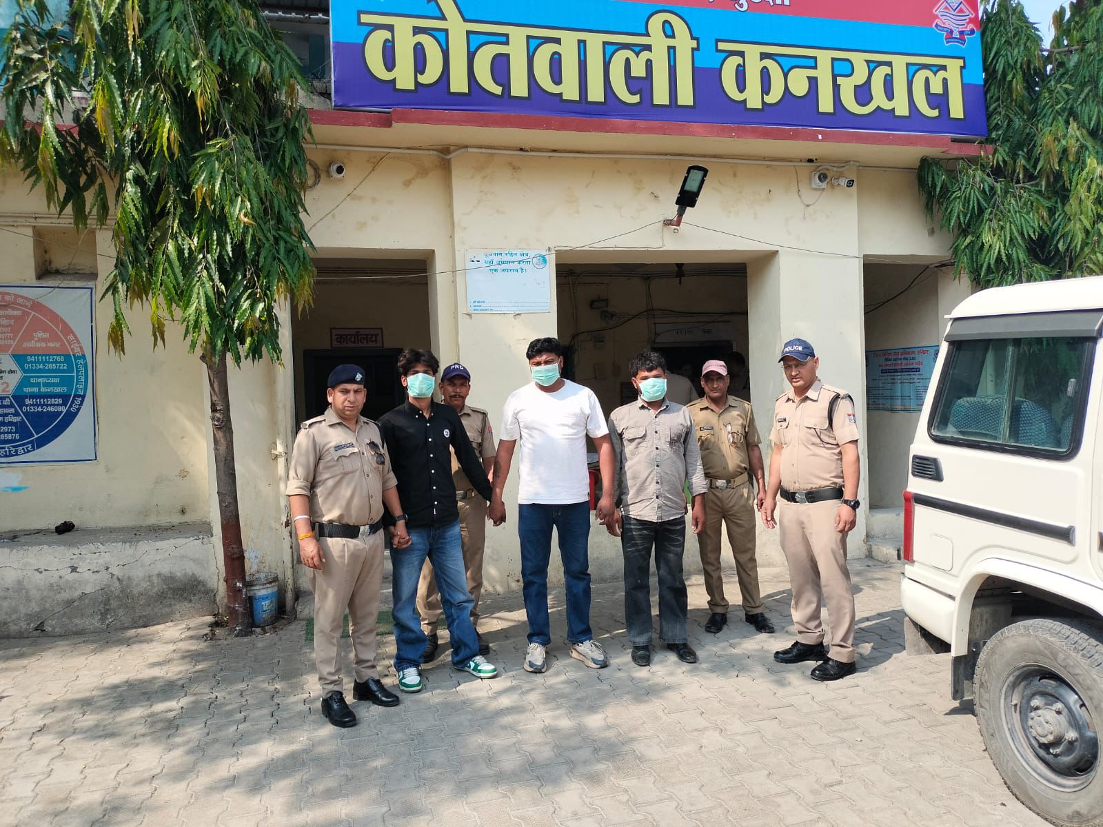 पिल्ला गैंग पर हरिद्वार पुलिस का ताबड़तोड़ शिकंजा।  पिल्ला गैंग के 03 मास्टर माइण्ड कोतवाली कनखल पुलिस ने किया गिरफ्तार।  आरोपी उधम व कुशलपाल पिल्ला गैंग को सपोर्ट करके करवाते है वारदातें।  पिल्ला गैंग को नशा/ पैसा/ हथियार मुहैया कराने की इनकी होती है जिम्मेदारी।