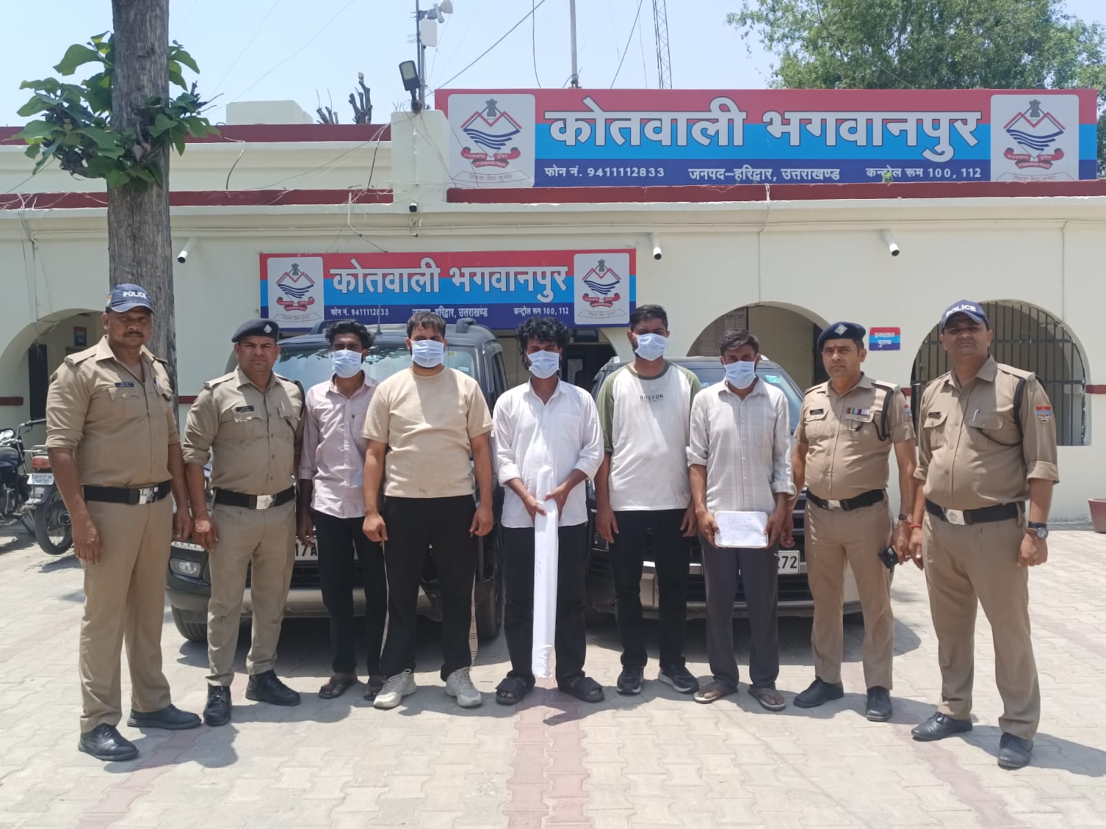 ब्लाइंड मर्डर केस का 48 घंटे के भीतर खुलासा करते हुए पुलिस ने वारदात में शामिल पांच आरोपी अभियुक्तों को किया गिरफ्तार।