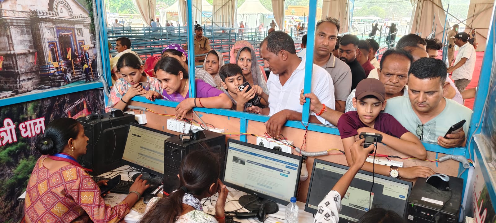 हरिद्वार ऋषिकुल मैदान में बनाए गए यात्री पंजीकरण केंद्र में आज चारधाम यात्रा के लिए 11099 यात्रियों ने अपना पंजीकरण कराया।