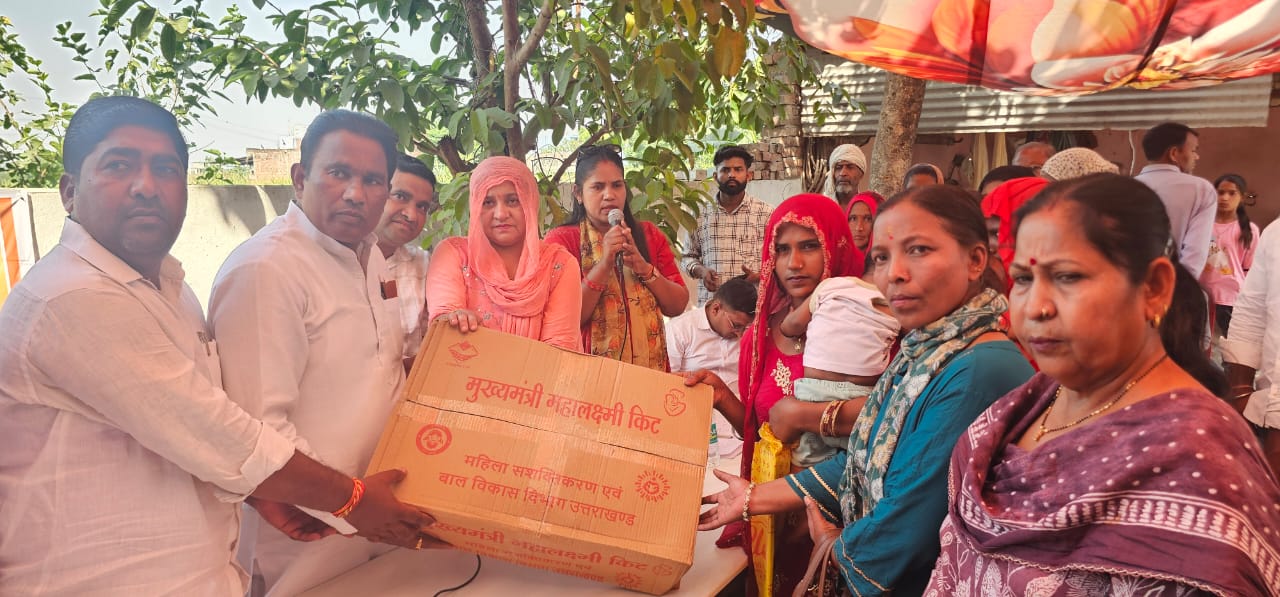 हरिद्वार ग्रामीण विधान सभा के ग्राम टिक्कमपुर शिव मंदिर मे बाबा साहेब डॉ भीमराव अंबेडकर बहुद्देशीय शिविर का आयोजन समाज कल्याण योजनाएं एवं अनुश्रवण समिति, उत्तराखण्ड सरकार के उपाध्यक्ष (राज्यमंत्री स्तर) देशराज कर्णवाल  द्वारा किया गया। 