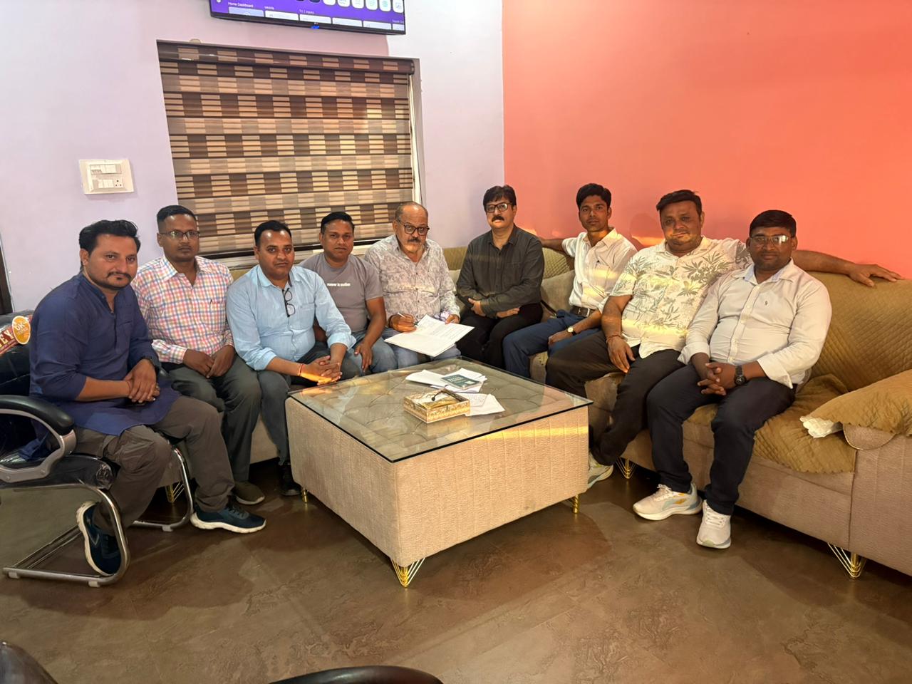 प्रेस क्लब बहादराबाद द्वारा धूमधाम से मनाया गया हिंदी पत्रकारिता दिवस।