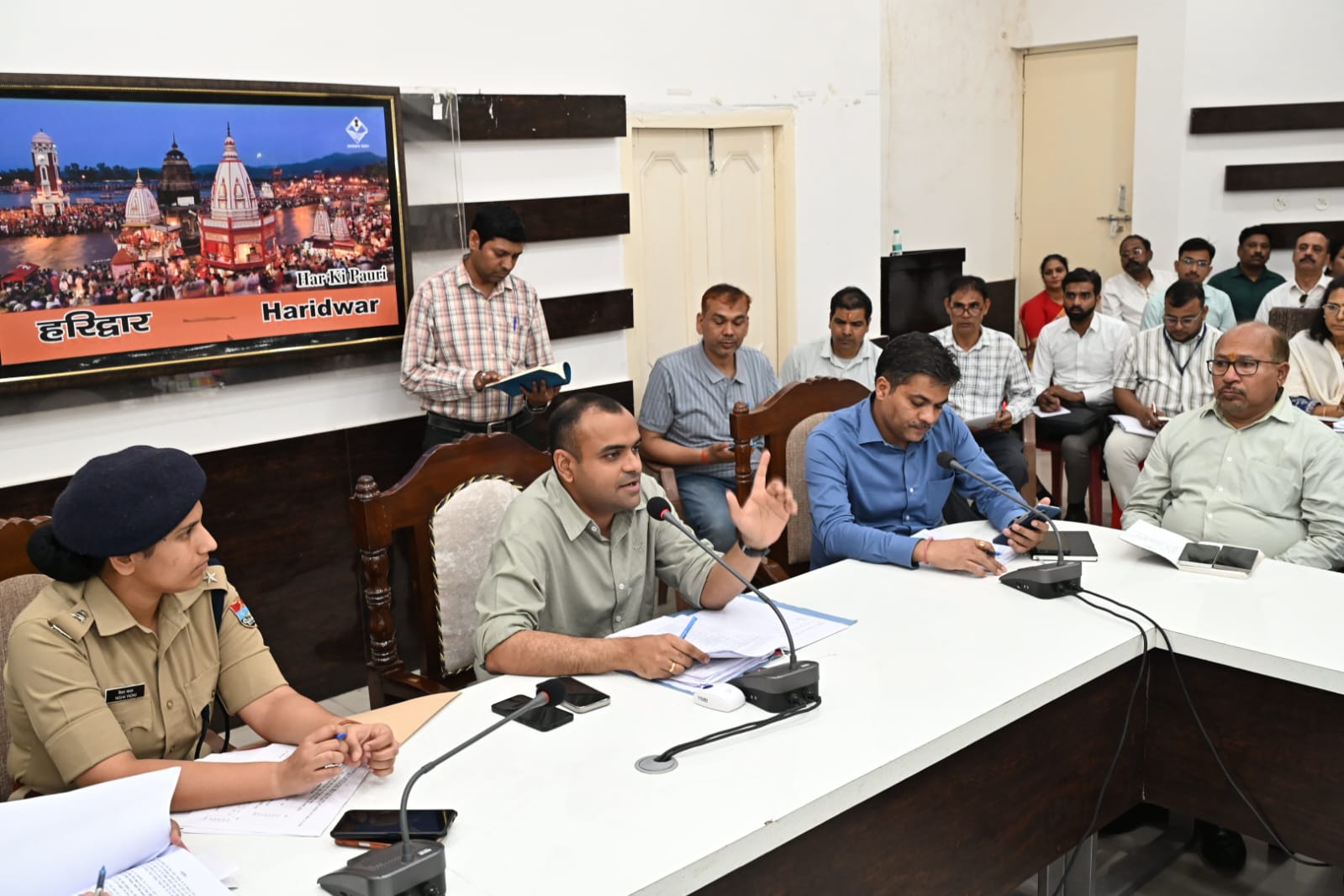 जिलाधिकारी ने नोडल/जोनल/सेक्टर मजिस्ट्रेट किए तैनात, कड़ी सुरक्षा व पारदर्शिता के निर्देश।