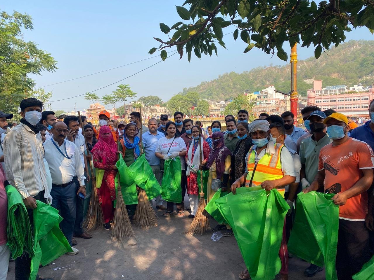 हरकी पौड़ी क्षेत्रांतर्गत शिव घाट,सुभाष घाट मालवीय घाट एवं  विष्णु घाट पर चलाया जाएगा विशेष स्वच्छता अभियान।