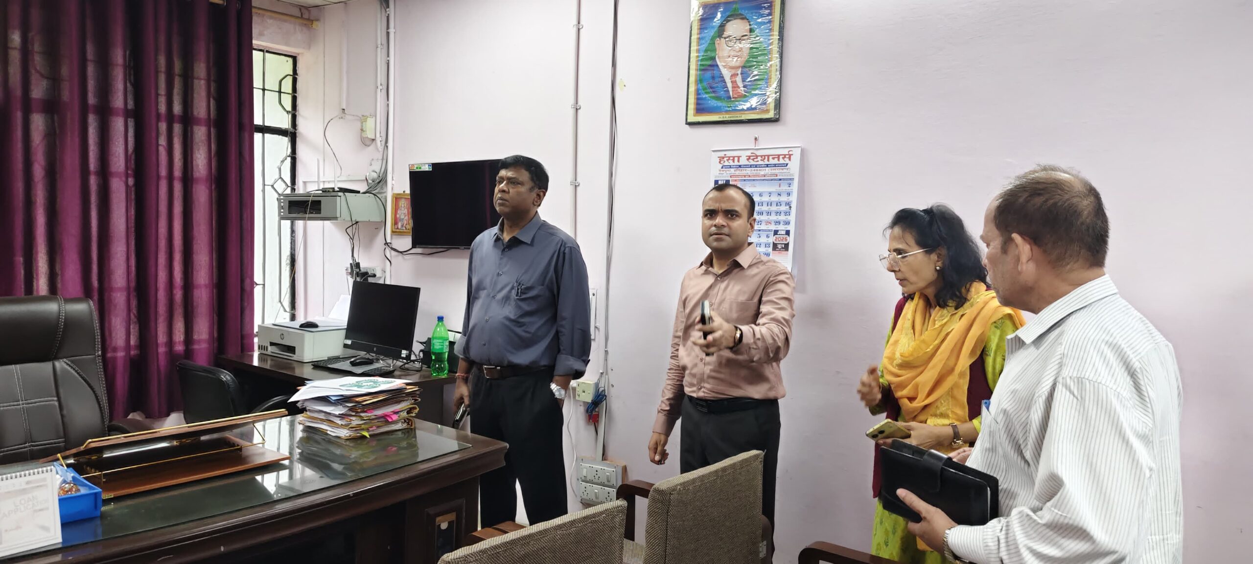 प्रभारी सचिव वीके संत ने विकास भवन के कार्यालयों का किया निरीक्षण, जनसमस्याओं के त्वरित समाधान के दिए निर्देश।