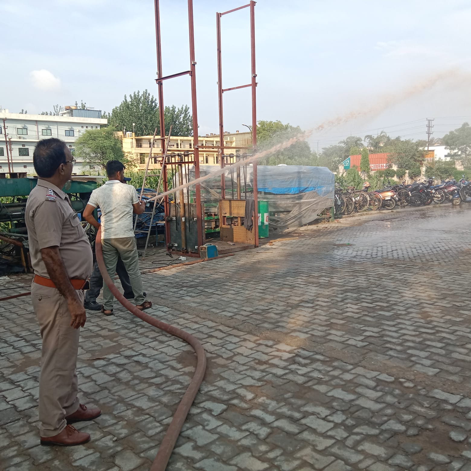 फायर स्टेशन  मायापुर, हरिद्वार विशेष निरीक्षण अभियान के तहत अग्नि सुरक्षा व्यवस्था का किया गया निरीक्षण।