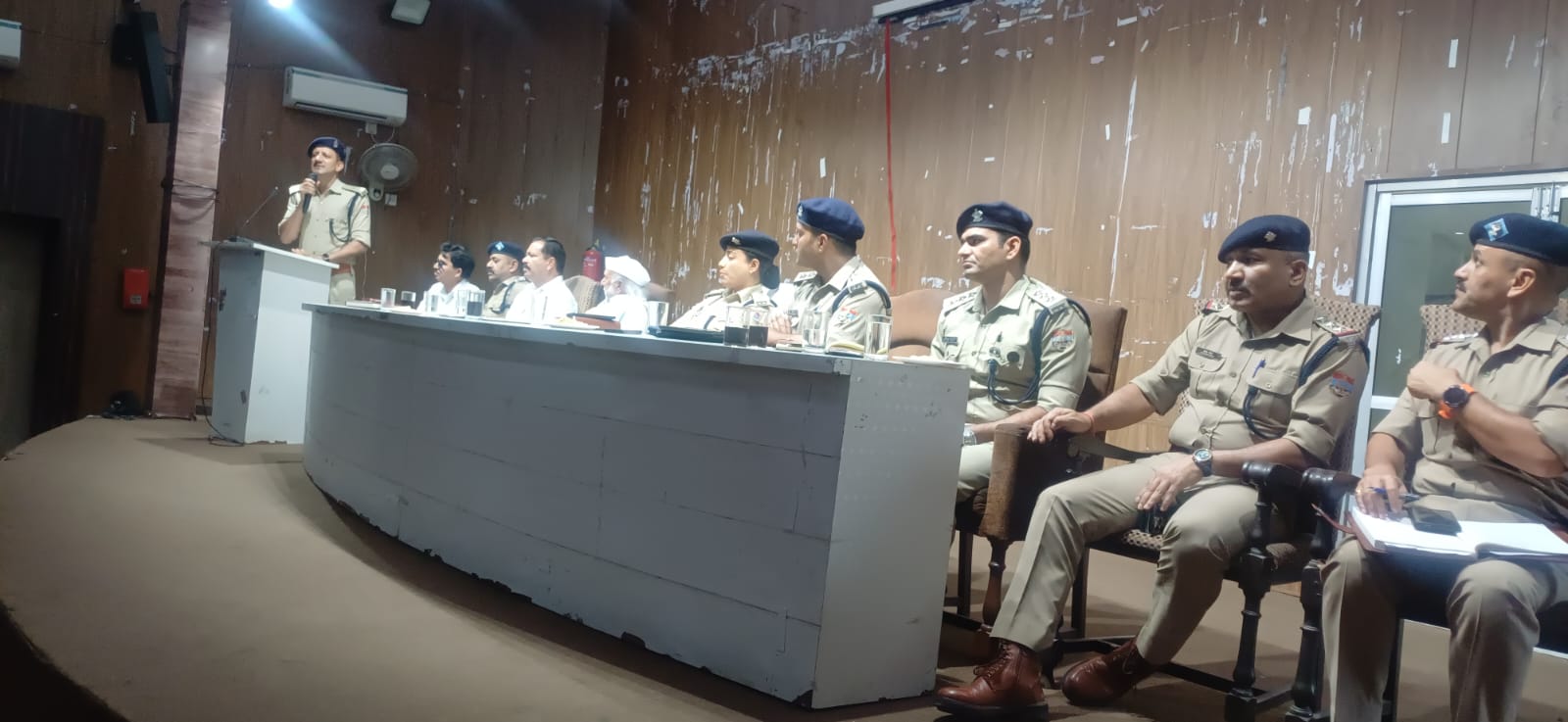 कांवड़ यात्रा 2026 को लेकर नगर निगम हॉल में एसपी देहात शेखर चंद्र सुयाल की अध्यक्षता में एसपीओज की बैठक आयोजित की गयी।