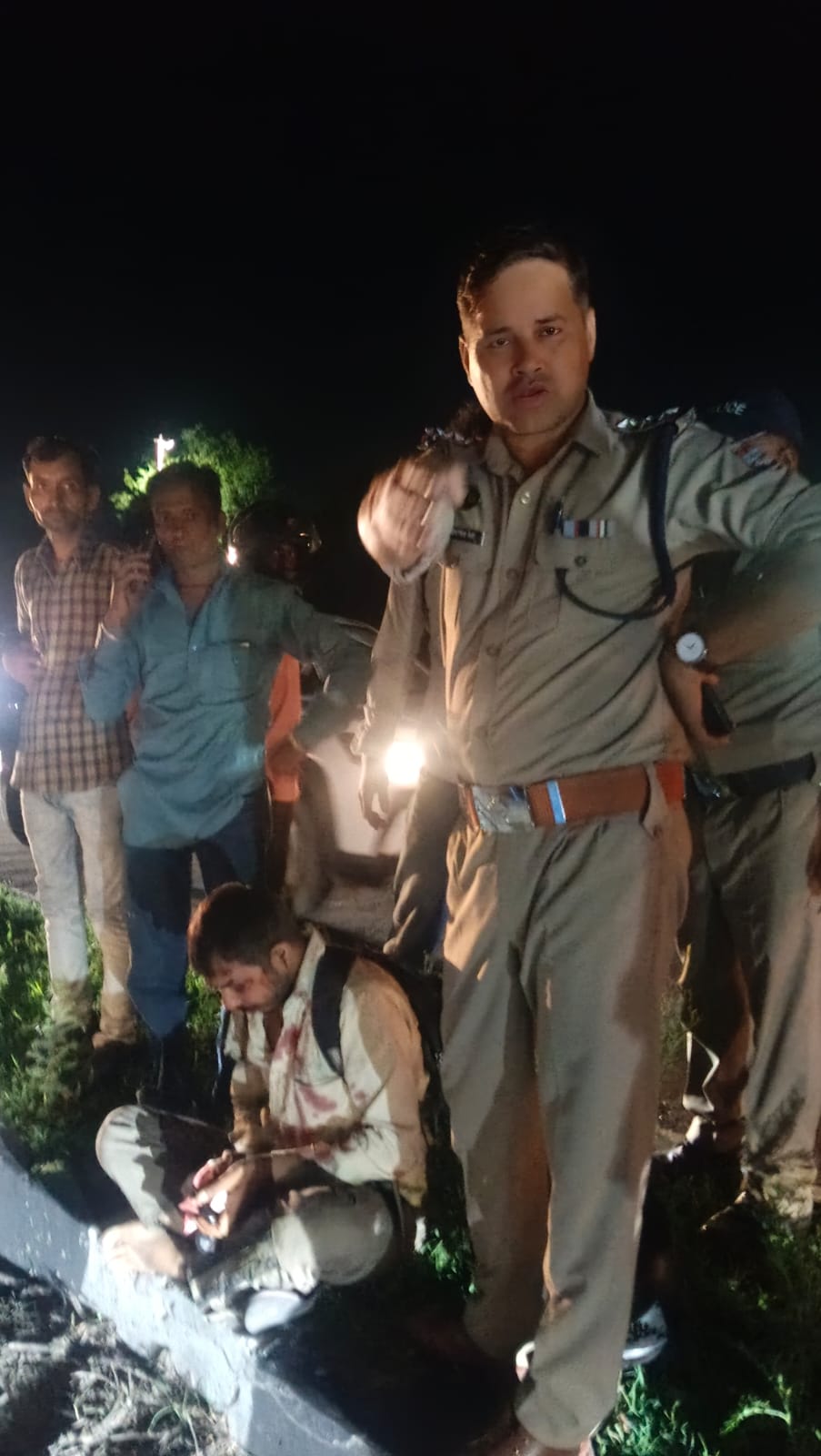 फाउंड्री गेट के पास नीलगाये से हुई टक्कर, रैपिडो चालाक घायल।