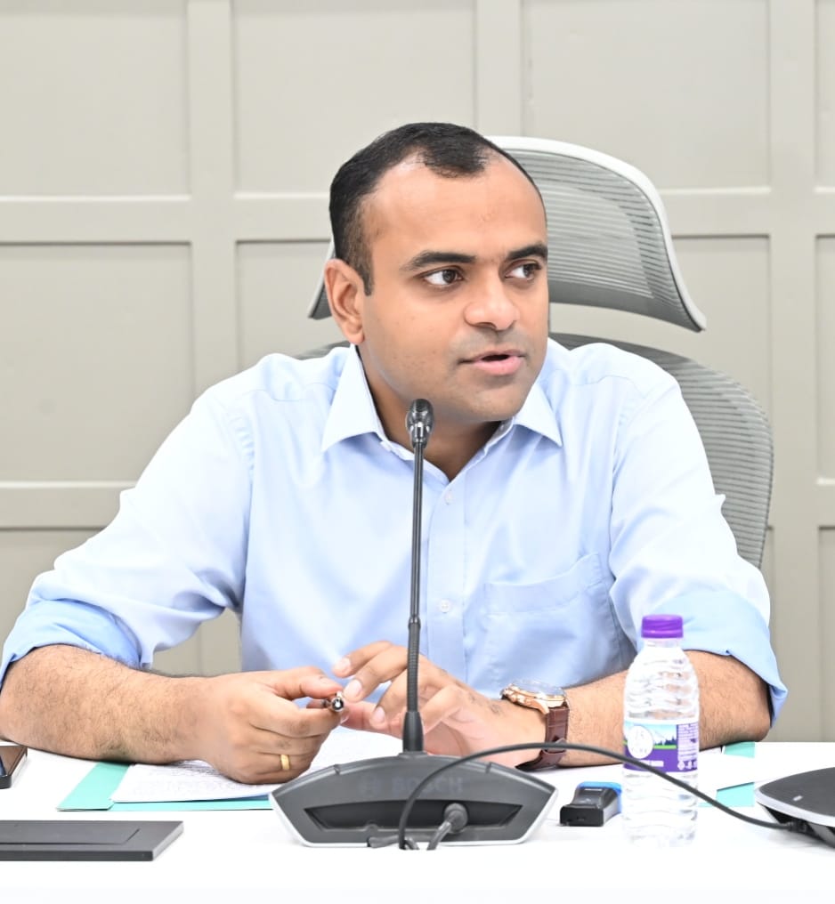 मुख्य विकास अधिकारी डॉ. ललित नारायण मिश्र को जनपद स्तर पर प्रमुख निष्पादन संकेतकों (केपीआई) की प्रविष्टि एवं प्रतिवेदन हेतु नोडल अधिकारी नामित किया गया।