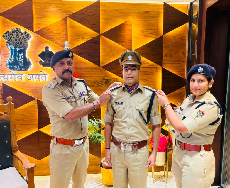 हरिद्वार पुलिस उपनिरीक्षक से निरीक्षक बने हरीश अधिकारी।
