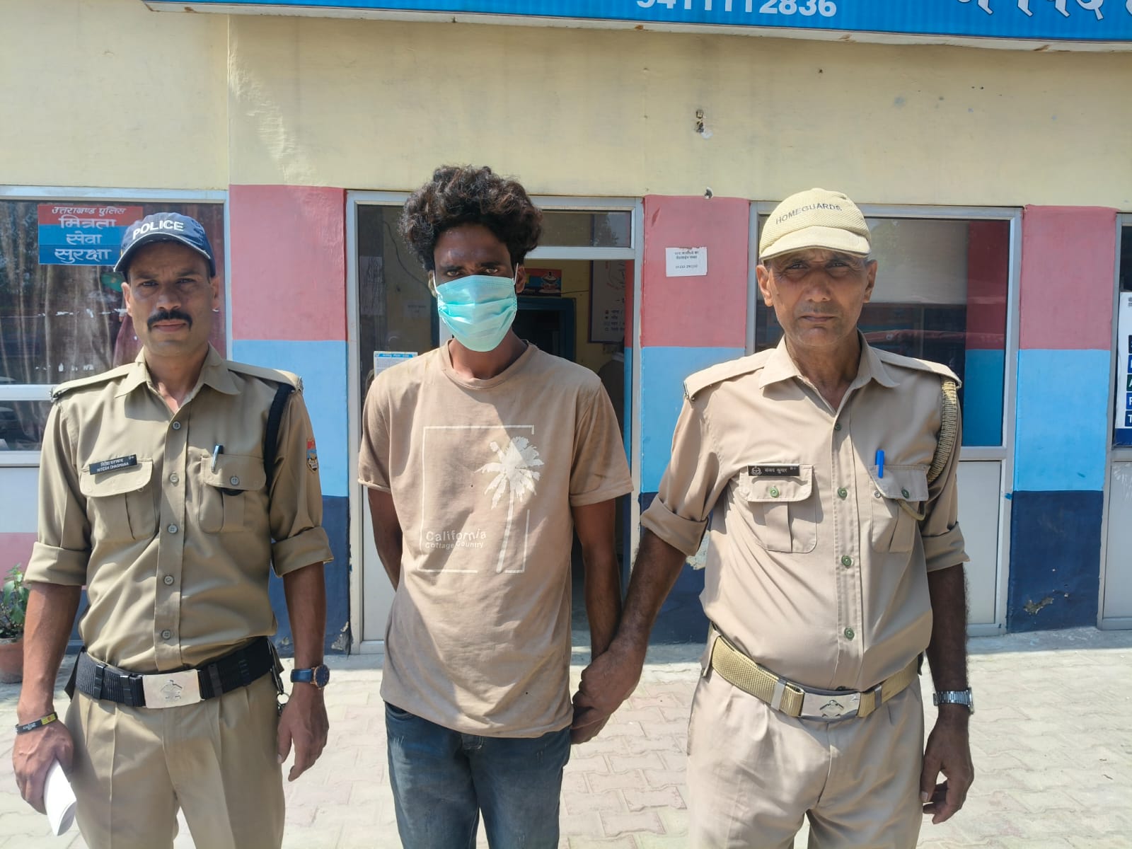 तस्करो के विरुद्ध  प्रहार  जारी, 01 लाख 33 हजार कीमत की स्मैक बरामद।  एक तस्कर दबोच पुलिस ने कब्जे से 4.45 ग्राम अवैध स्मेेक की बरामद।