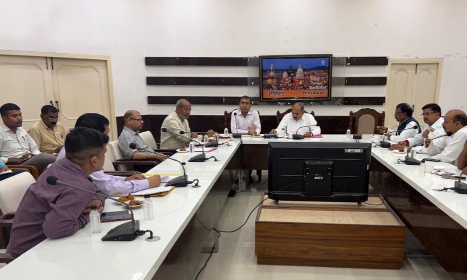 मुख्य विकास अधिकारी की अध्यक्षता में राजनीतिक दलों के प्रतिनिधियों के साथ की बैठक।   उत्तराखण्ड में 15 सितंबर की जगह 3 अक्टूबर को प्रकाशित होगा मतदाता सूची का अंतिम प्रकाशन।