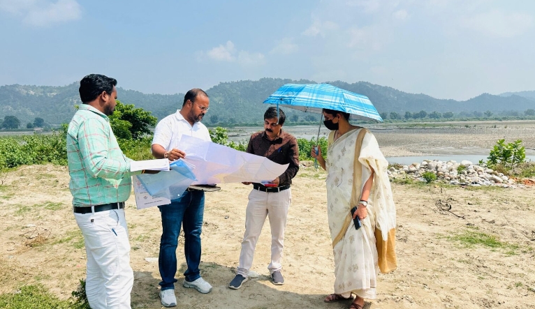 कुंभ मेला-2027 की तैयारियों में तेजी, सड़कों एवं मेला भूमि के समतलीकरण कार्यों का मेलाधिकारी ने किया निरीक्षण।  मेला क्षेत्र में सड़क निर्माण, नवीनीकरण एवं सुधार कार्यों को समयबद्धता के साथ पूर्ण करने के निर्देश।