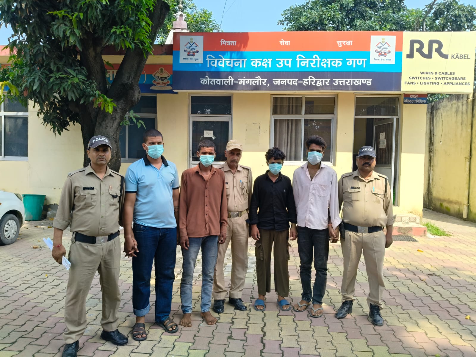 हरिद्वार पुलिस ने किया चोरी का खुलाशा ,कार सहित चोरी का 100 प्रतिशत माल किया बरामद