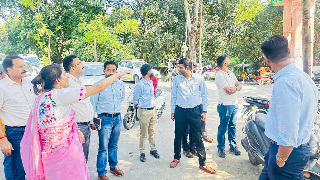 कुंभ-2027 की तैयारियां तेज, मेलाधिकारी सोनिका ने बैरागी कैंप से शंकराचार्य चौक तक व्यवस्थाओं का किया निरीक्षण