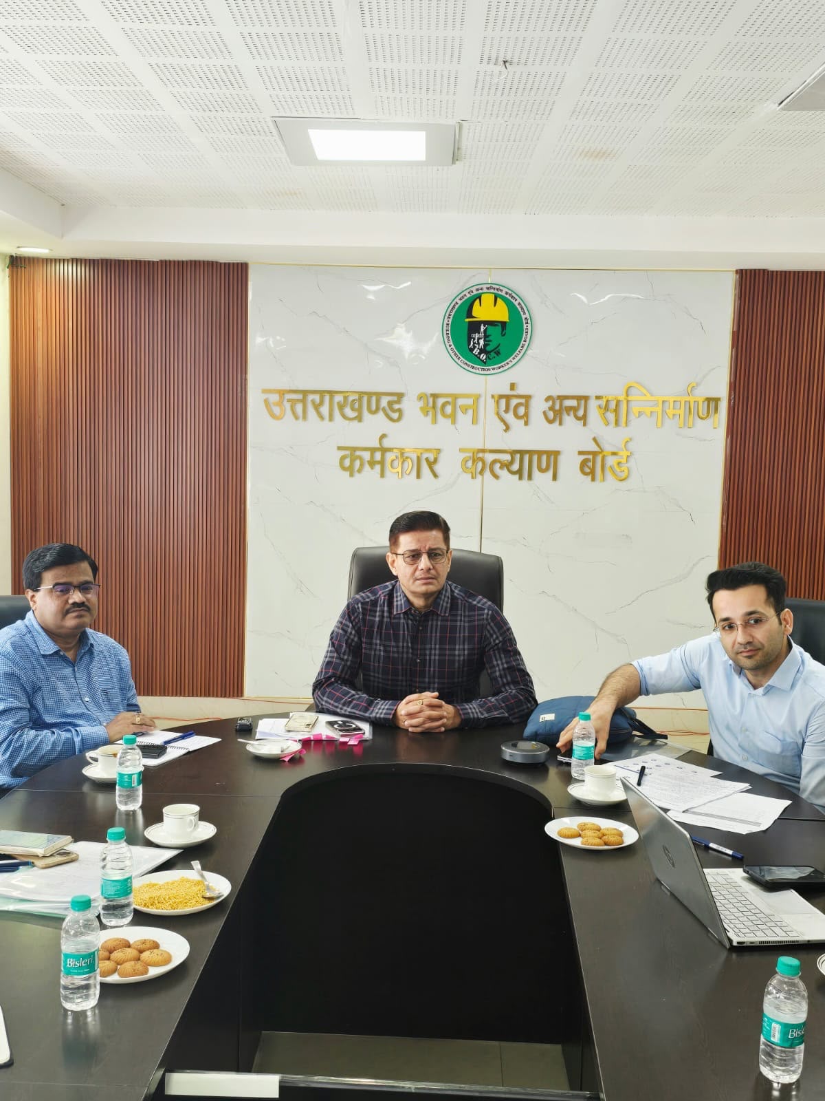 मुख्यमंत्री पुष्कर सिंह धामी की श्रमिक स्वास्थ्य पहल बनी दूसरे राज्यों के लिए प्रेरणा, उत्तर प्रदेश की टीम ने किया उत्तराखण्ड के मॉडल का अध्ययन